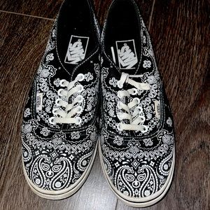 Women’s vans size 7 US